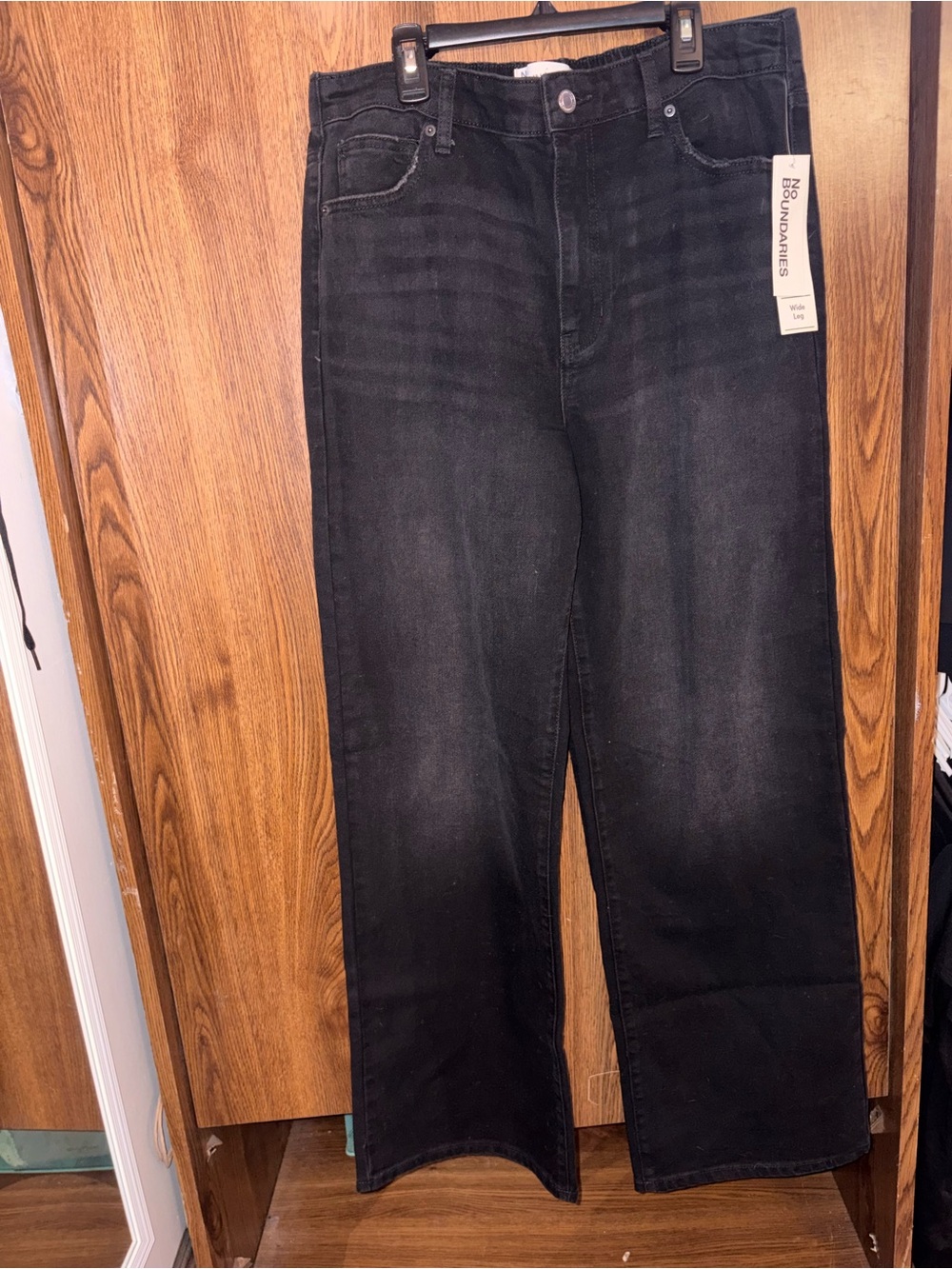 No Boundaries Women’s Black Wide-Leg Jeans